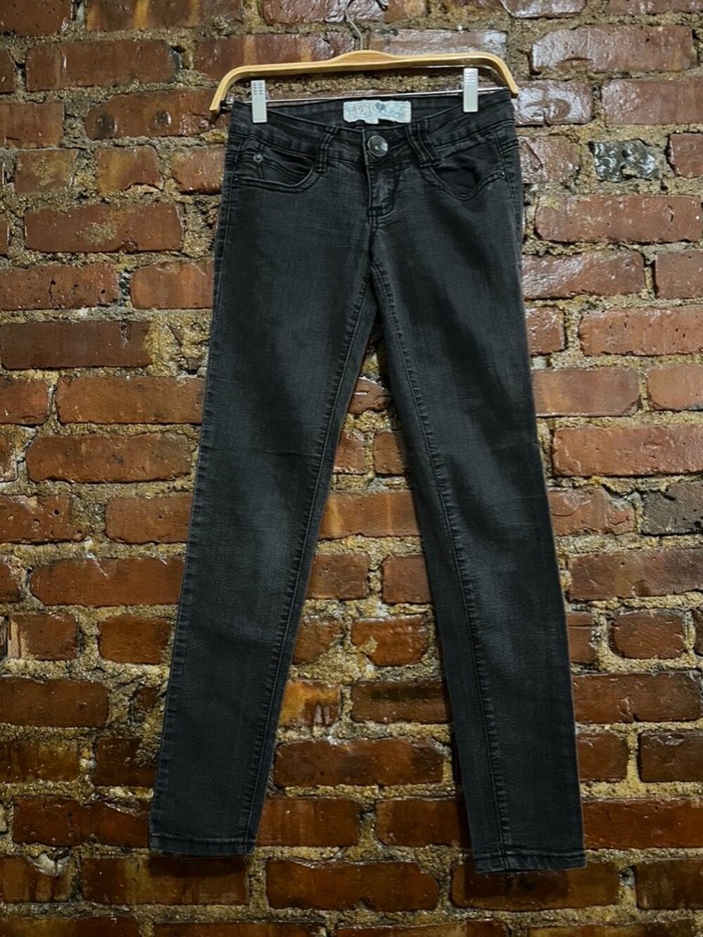 Jolt womens low rise black skinny jeans